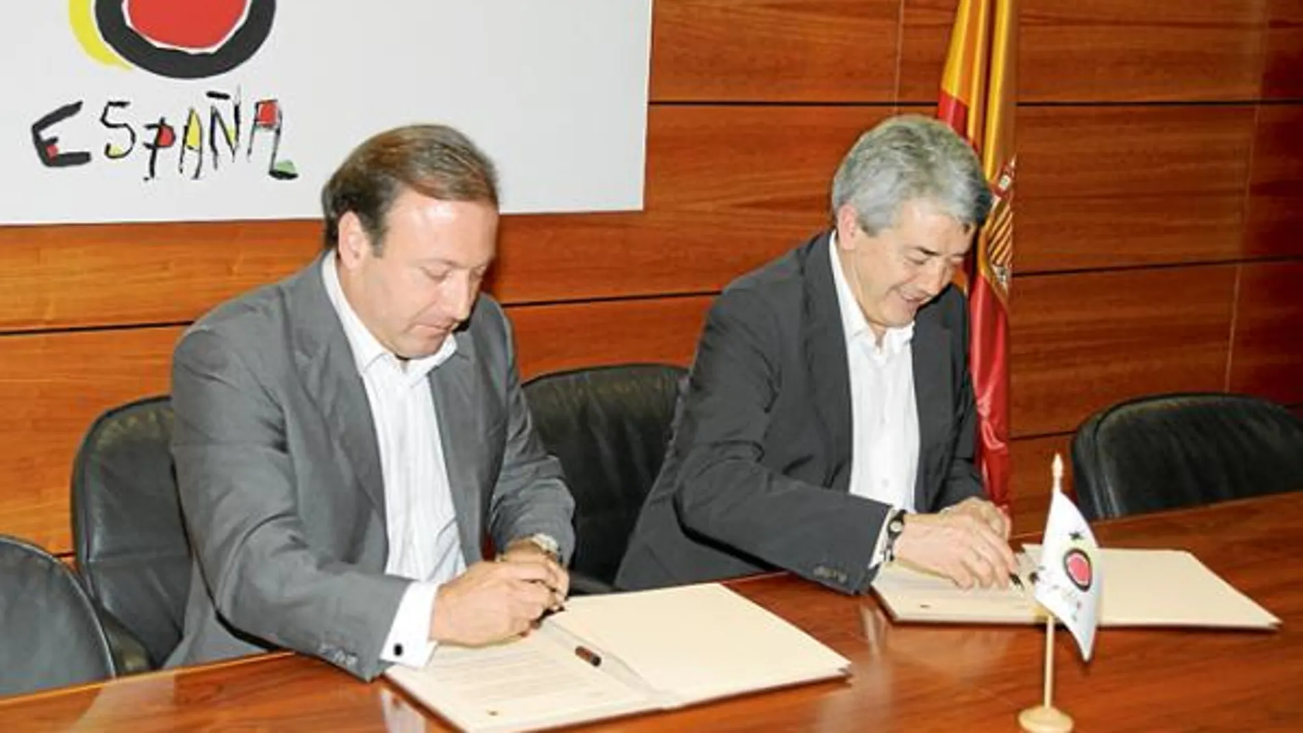 Turespaña promocionará la red de Paradores a nivel internacional