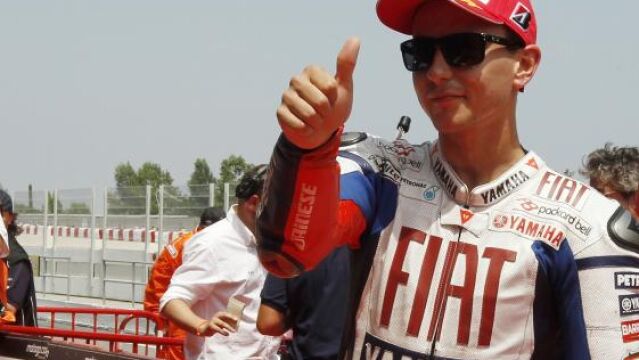 Lorenzo demuestra en Montmeló que juega en otra liga