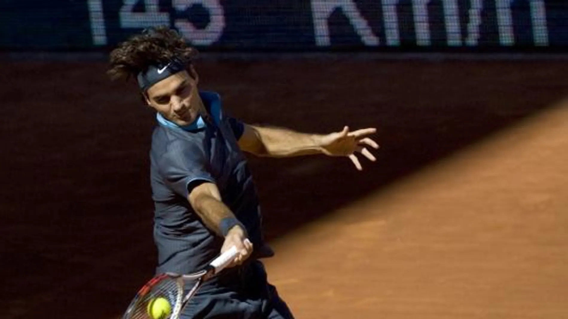 Federer vence a Nadal y se hace con el título