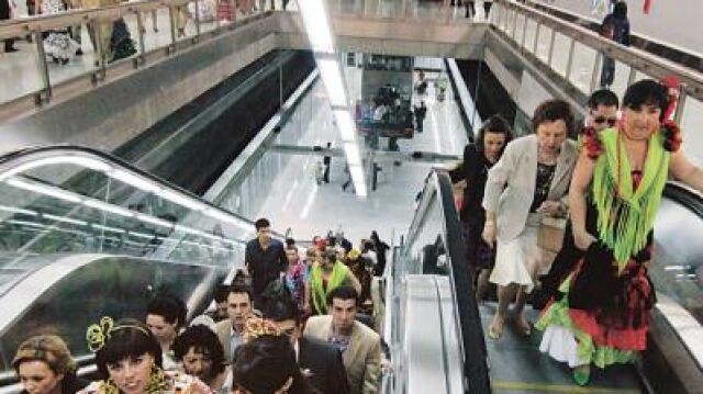 La odisea de llegar al Real en metro