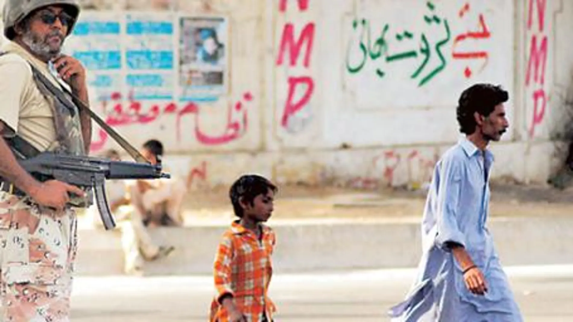 Tensa calma en Karachi tras la muerte de 24 personas en combates étnicos