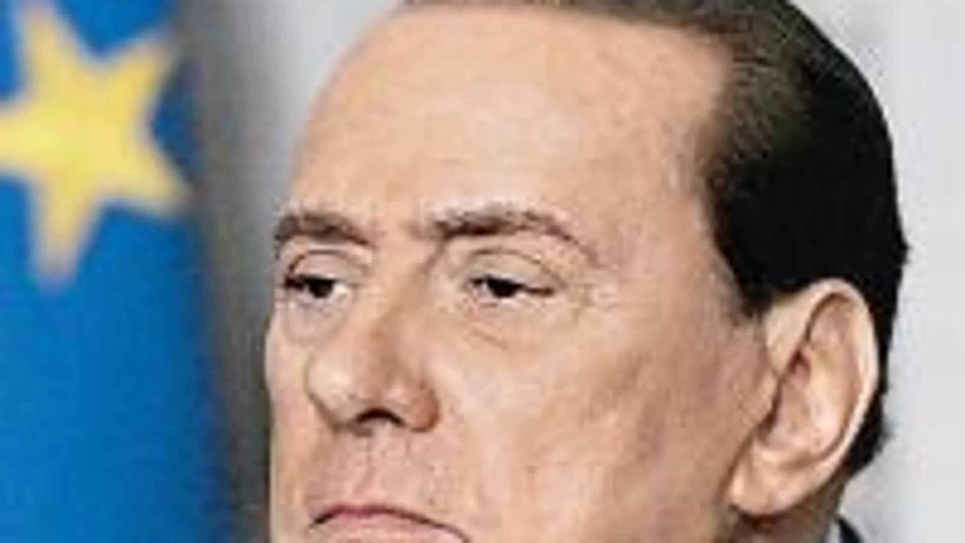 Berlusconi se salva otra vez