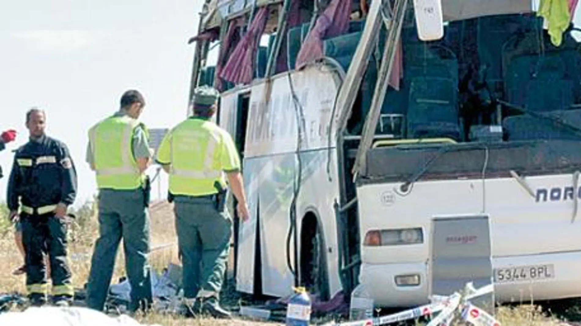 Tres muertos y 12 heridos en un accidente en Cáceres