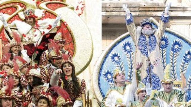El rey Gaspar, encarnado por Cayetano Martínez de Irujo; Melchor, Emilio Santiago del Pino; y Baltasar, representado por Domingo Pérez, en la salida desde el Rectorado