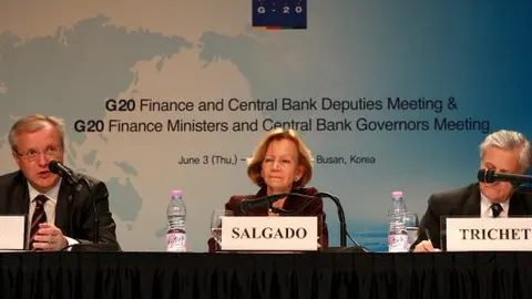 La UE considera «salvajemente exagerados» los pronósticos sobre la posible bancarrota de Hungría