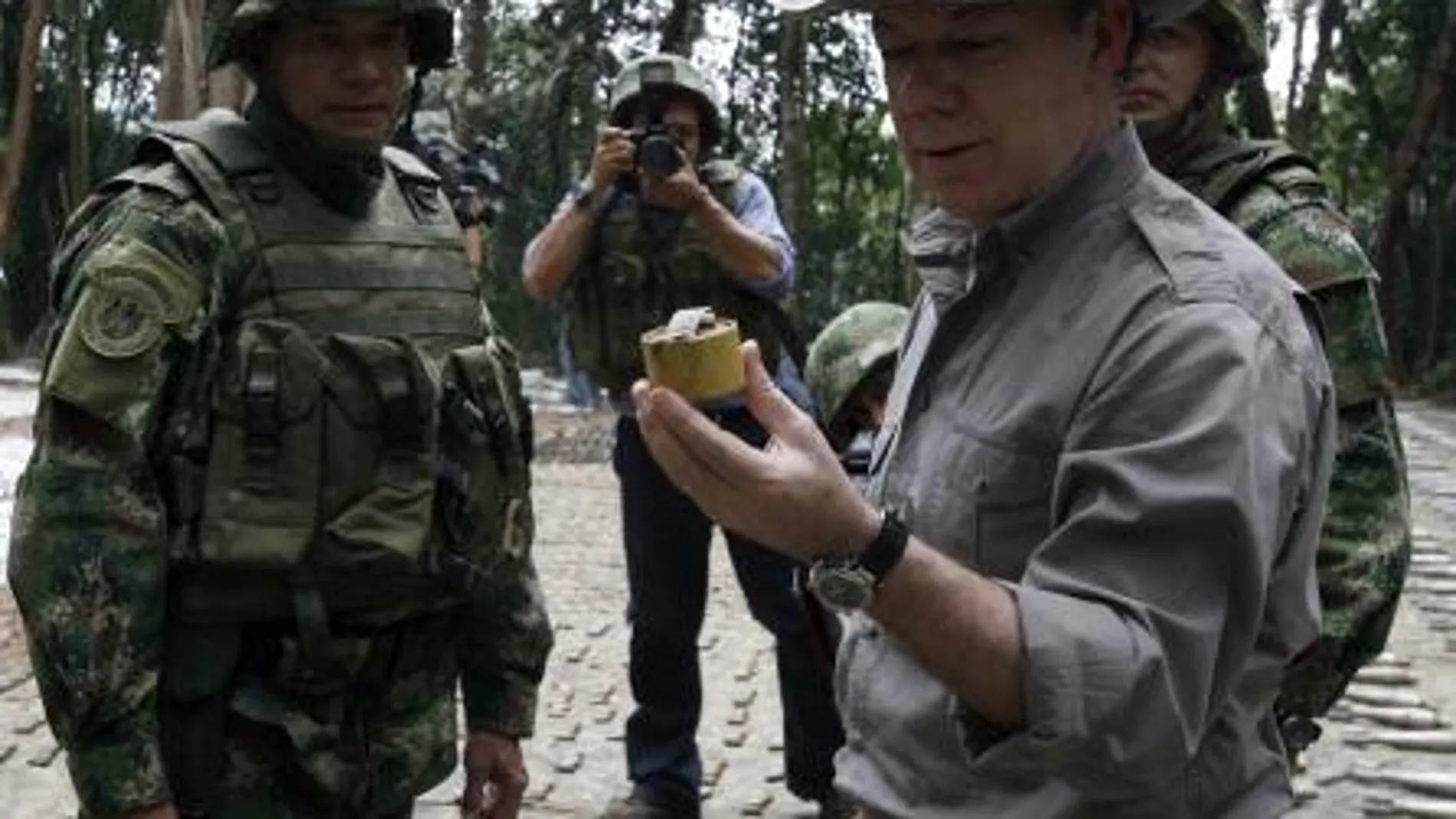 Renuncia el ministro colombiano de Defensa para aspirar a la Presidencia en 2010