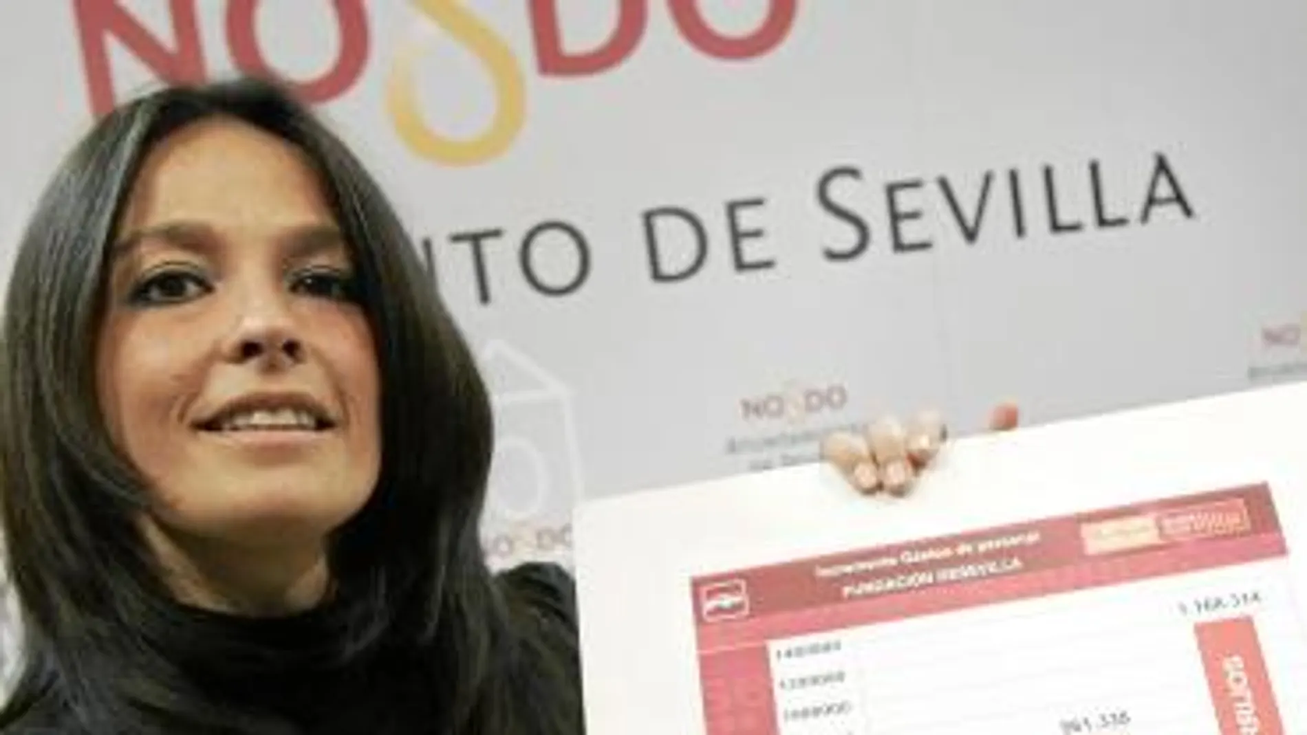 La concejal del PP Evelia Rincón, durante una rueda de prensa sobre la Fundación DeSevilla en el centro de prensa del Ayuntamiento