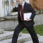 Chaves afirma que nunca se olvidará de Andalucía y que la deja «en buenas manos» con Griñán como presidente