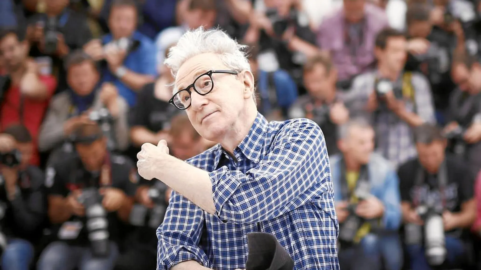 Woody Allen, ayer, en el Festival de Cannes, presentó su nueva película protagonizada por Joaquin Phoenix
