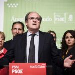 Angel Gabilondo, candidato del PP a la Comunidad de Madrid, comenta los resultados electorales.