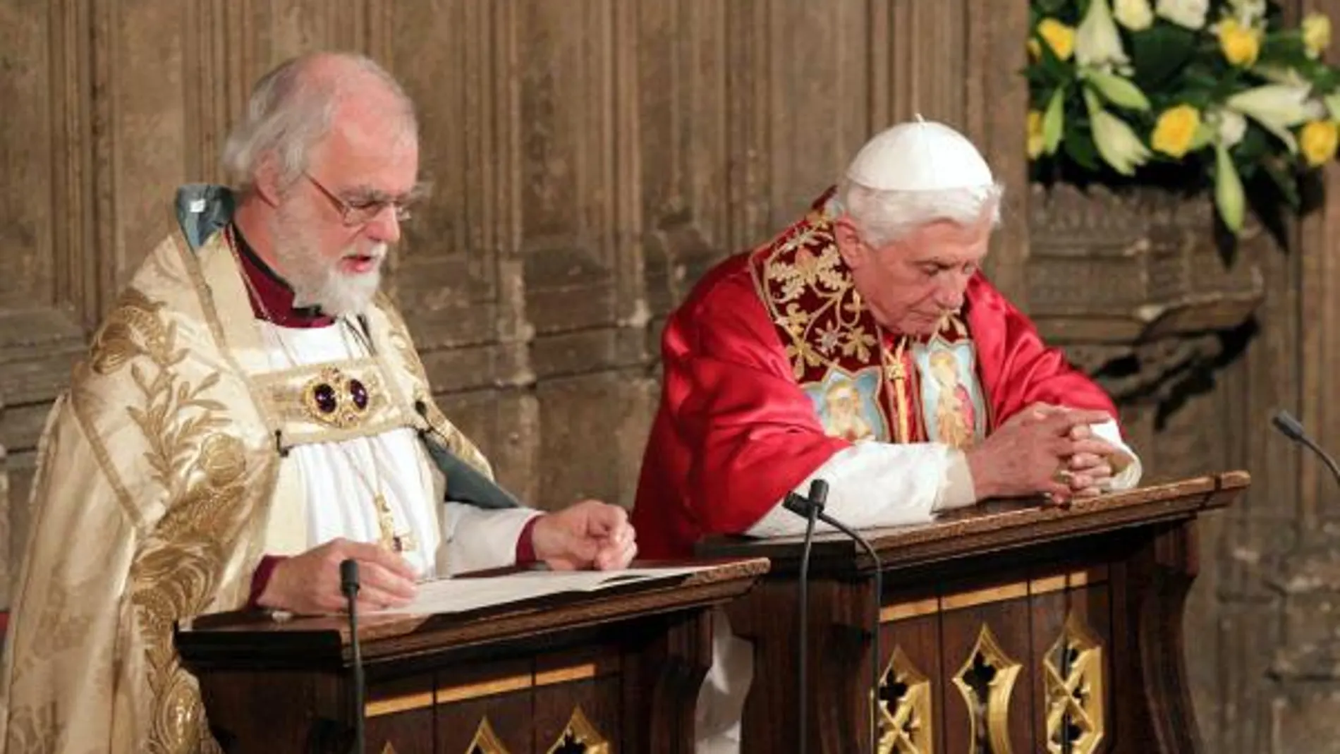 El arzobispo de Canterbury no ve problema en que haya obispos gays si respetan el celibato