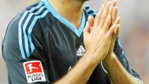 Raúl disputará hoy su primer partido de la Bundesliga