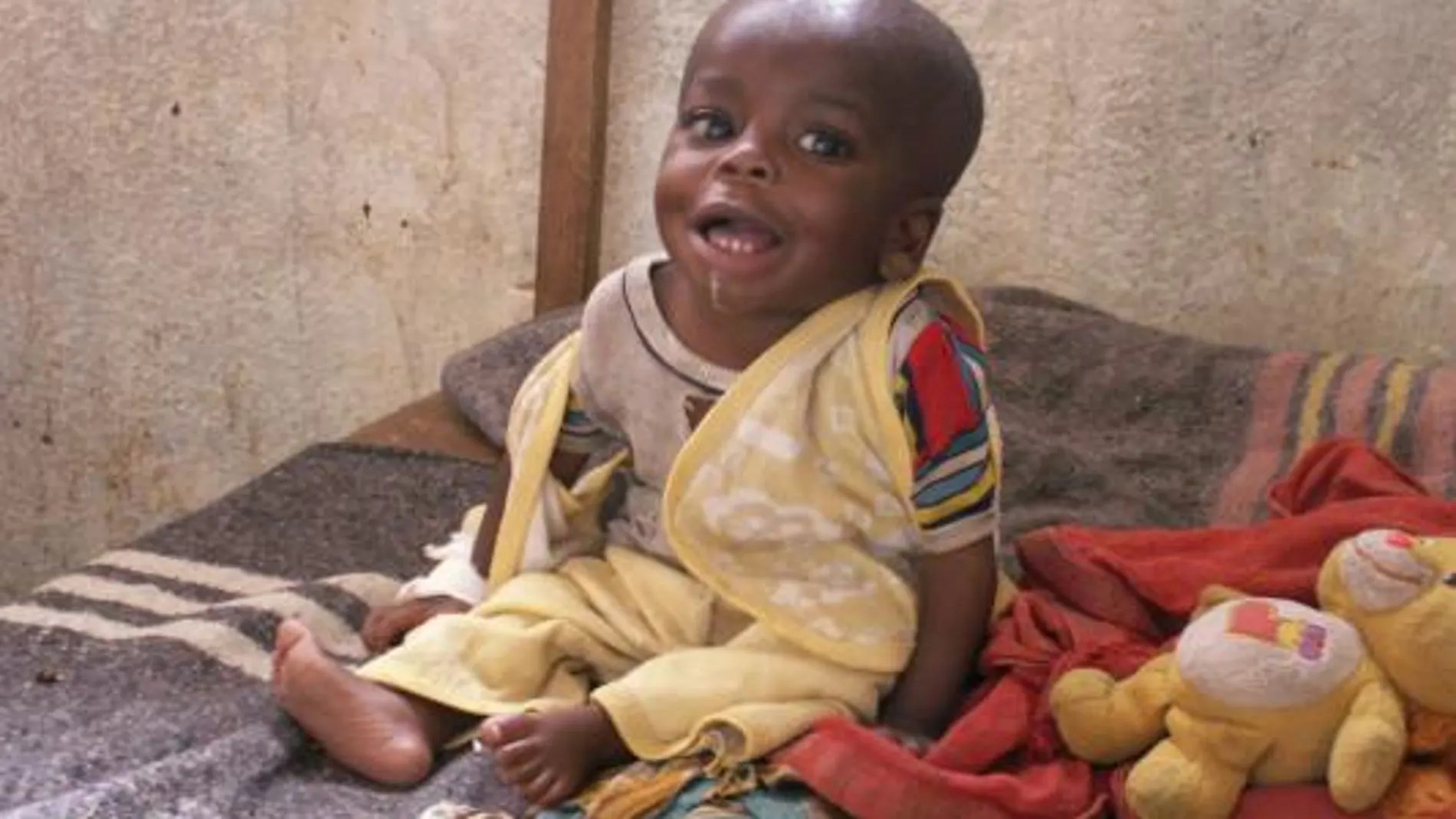 Un niño en el hospital de Kalonge/ Foto: Rocío Raya