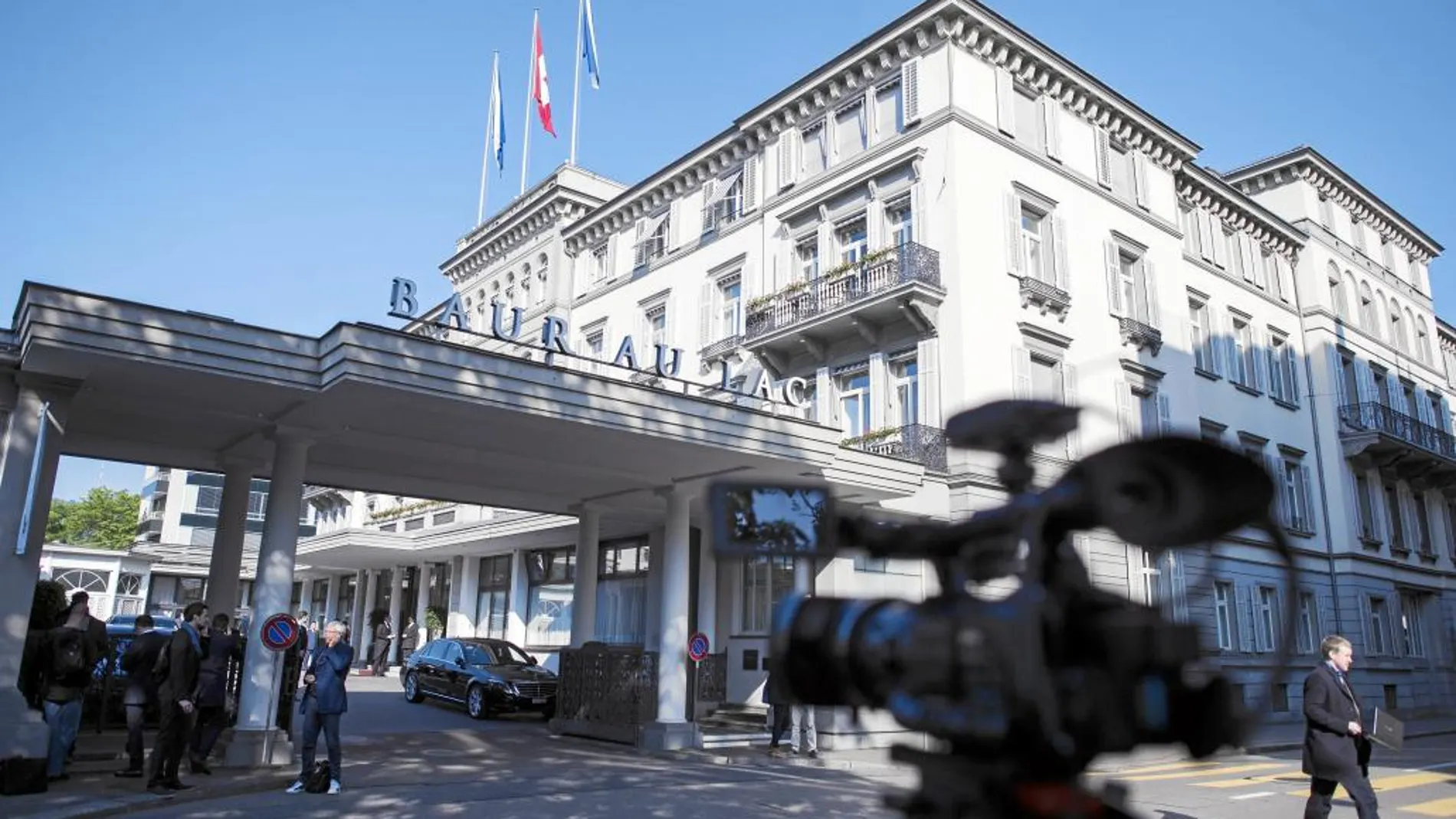 Entrada del hotel que alojaba a los miembros de la FIFA durante el congreso extraordinario
