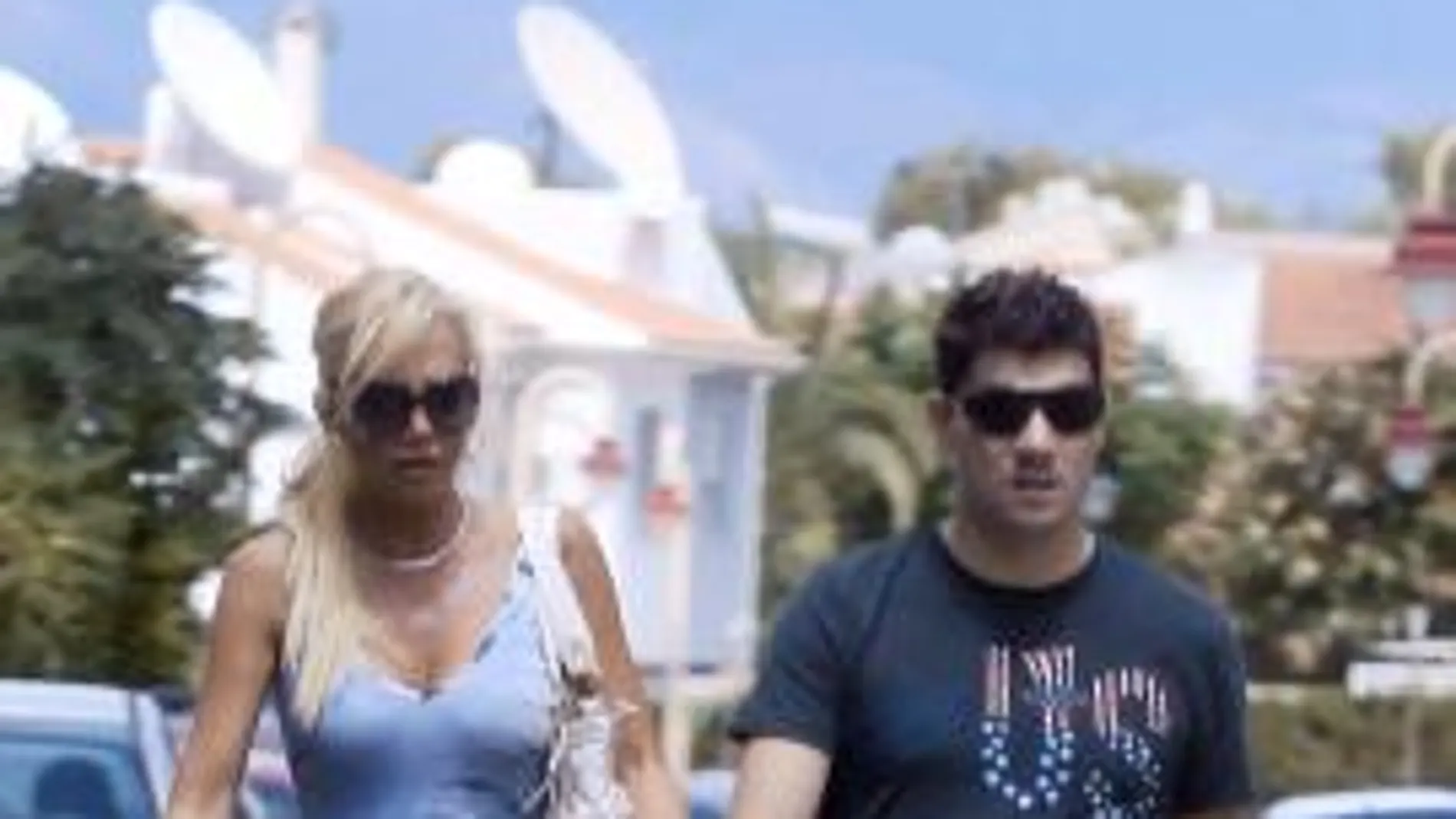 Las curvas de Belén Esteban: ¿embarazo o kilos?