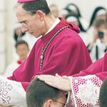Milingo ordena a un obispo y los lefebvrianos a ocho sacerdotes