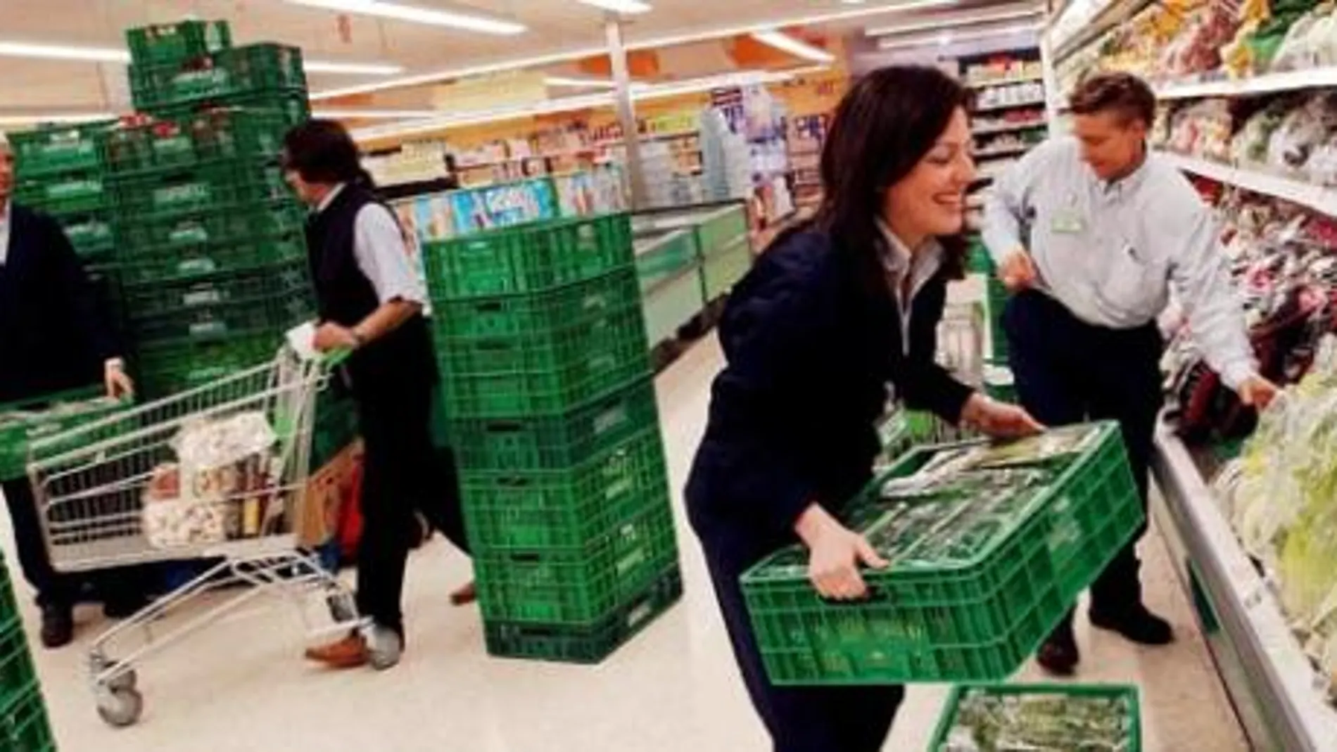 Eroski Center, la que más abarató los alimentos, y Mercadona, la más barata