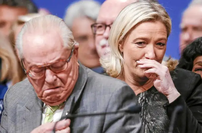 La justicia francesa pone a Jean-Marie Le Pen bajo custodia de sus tres hijas