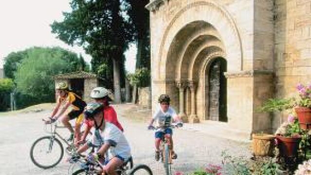 Cataluña: del Pirineo a las tierras del Ebro a golpe de pedal