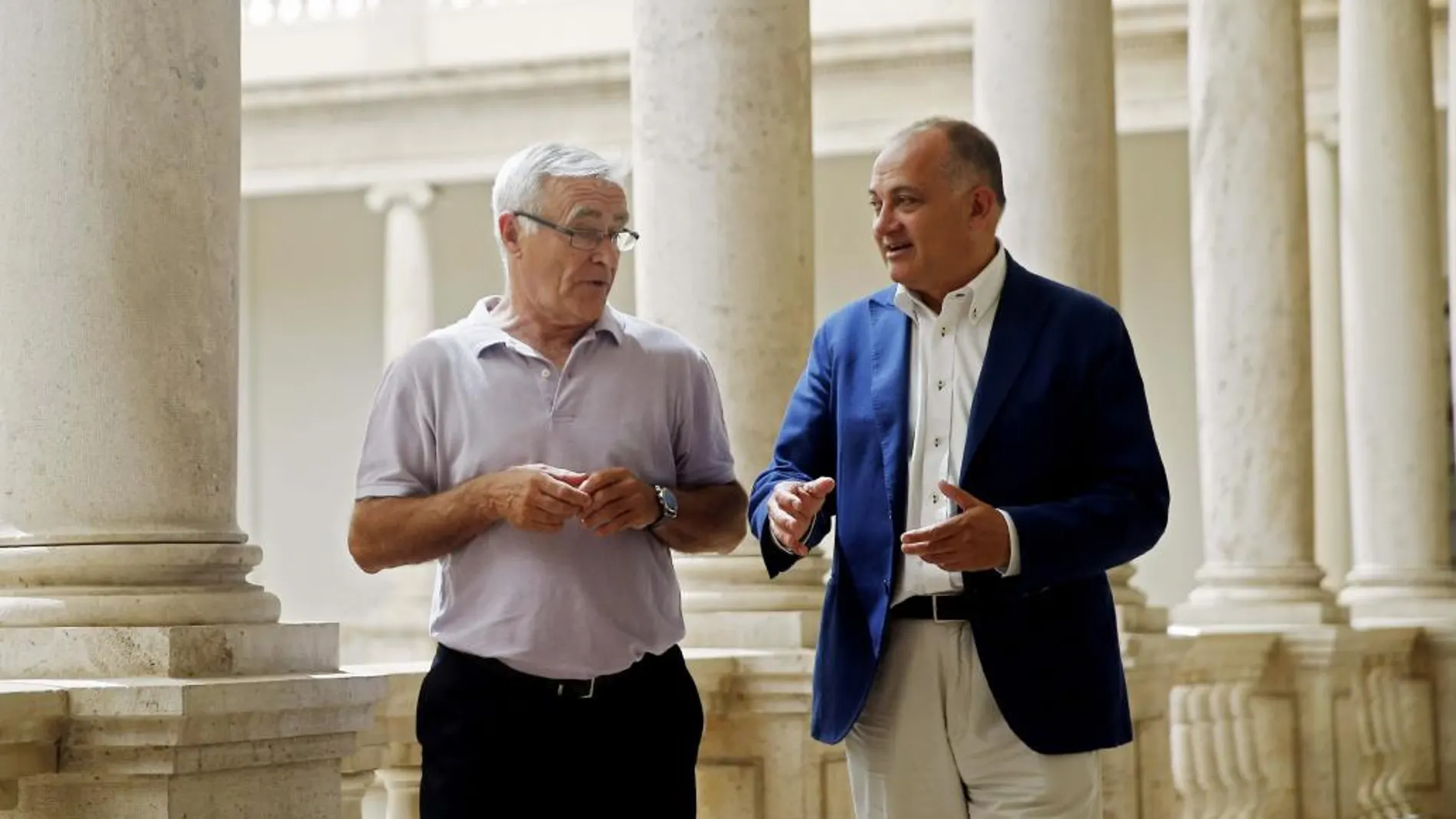 Los portavoces municipales de Compromís, Joan Ribó (i), y el PSPV-PSOE, Joan Calabuig