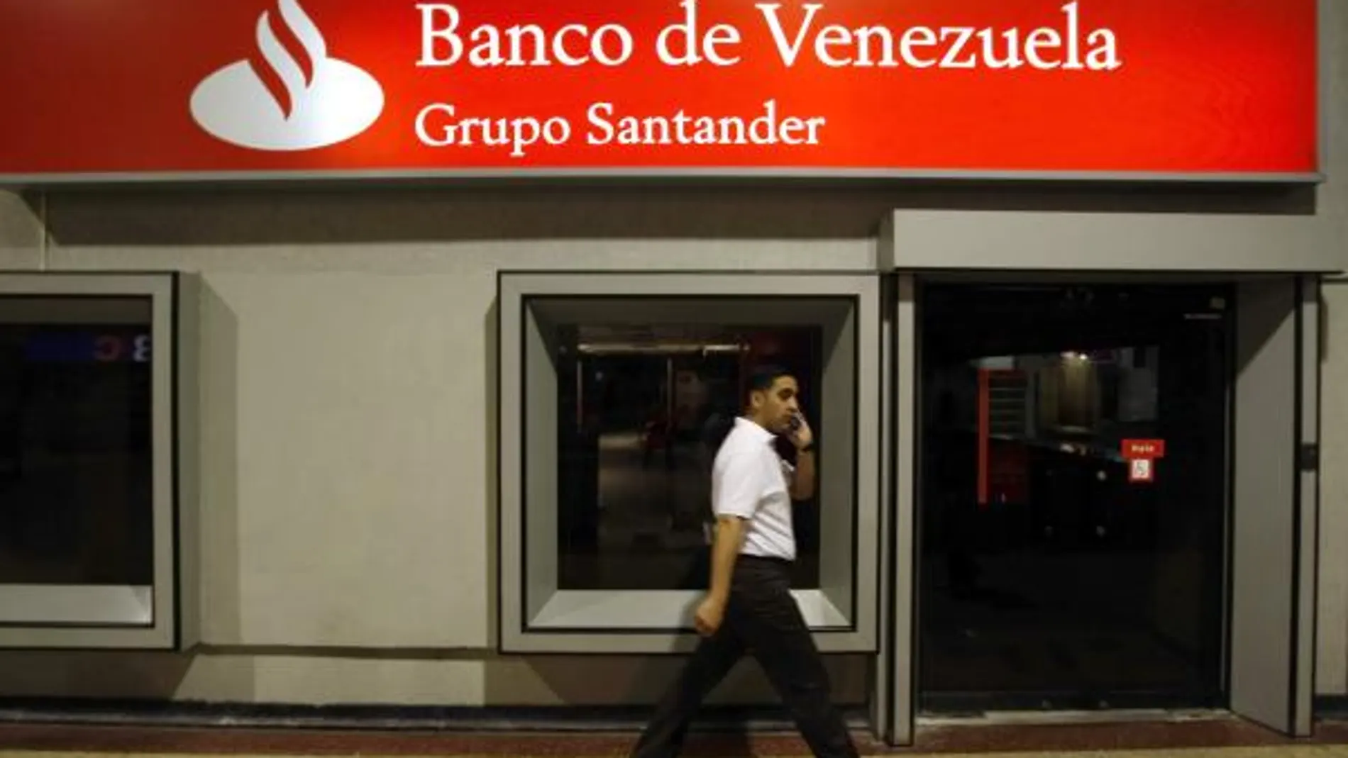 Chávez confirma nacionalización del Banco de Venezuela, filial del Santander