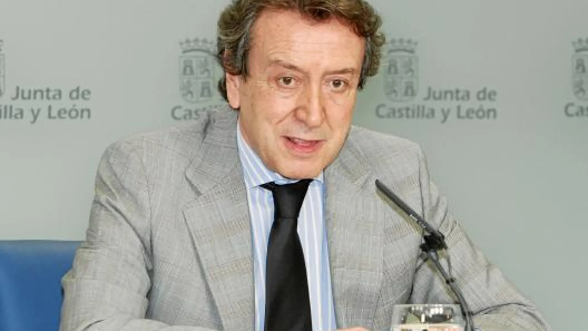 El portavoz José Antonio de Santiago-Juárez explica los acuerdos aprobados por el Consejo de Gobierno