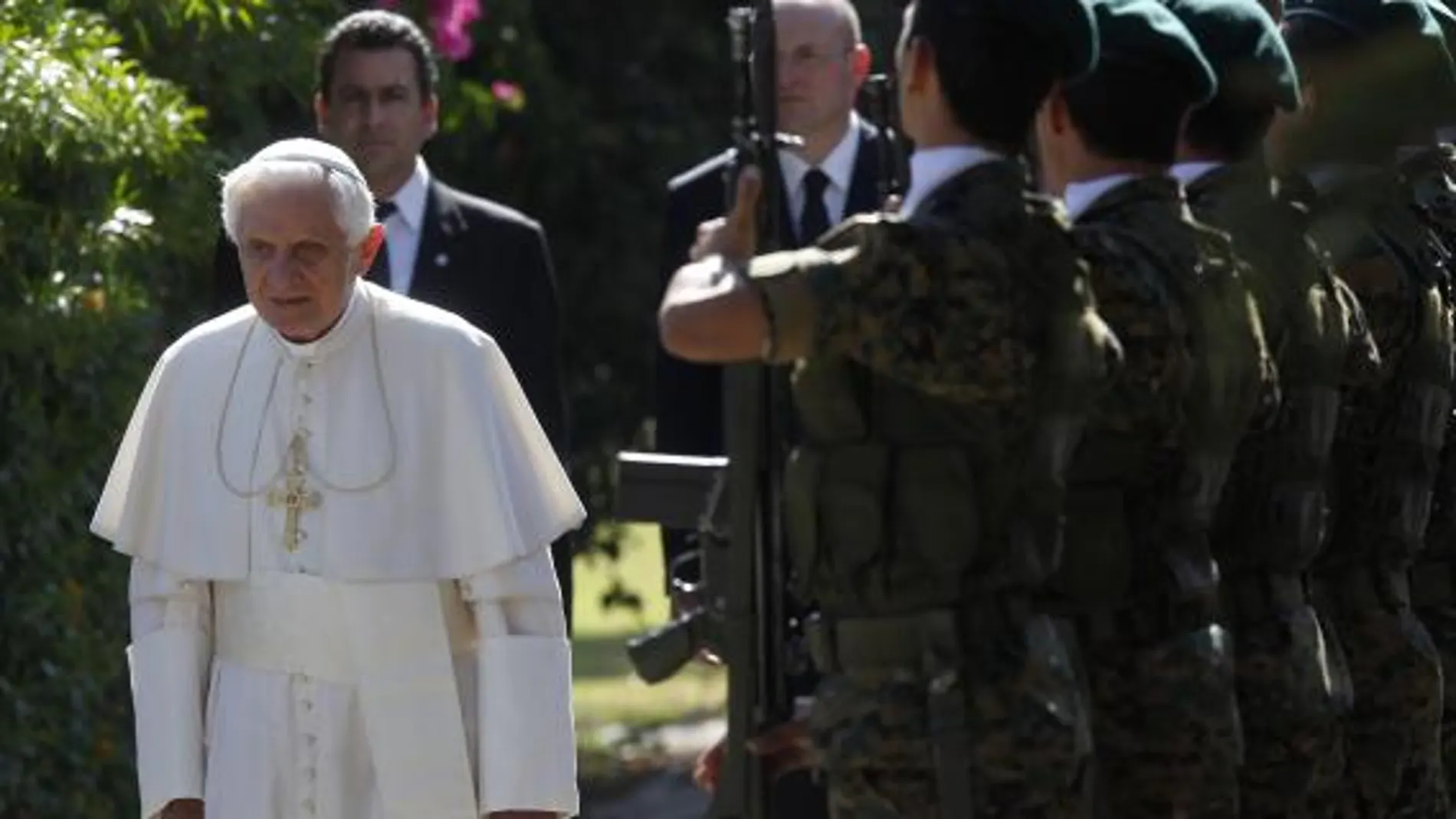 El Papa, a su llegada al Palacio presidencial en Nicosia
