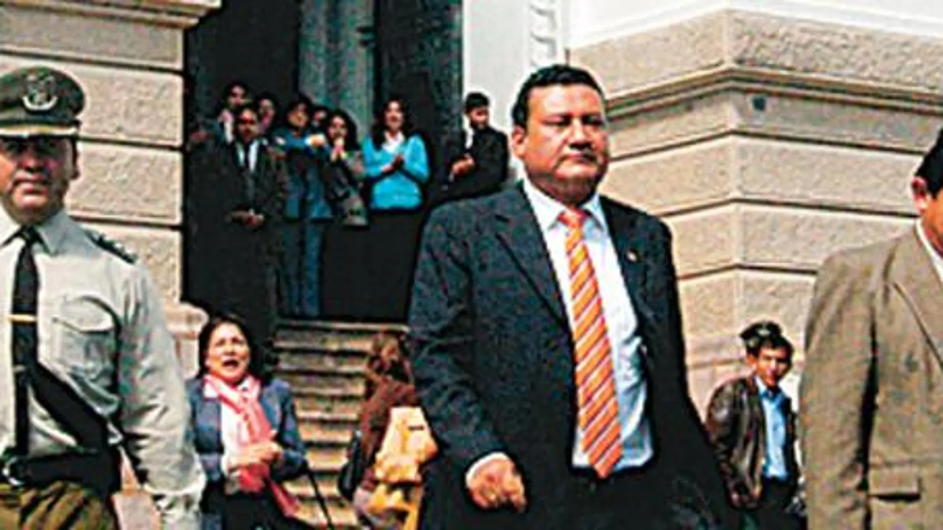 Morales descabeza al Poder Judicial boliviano