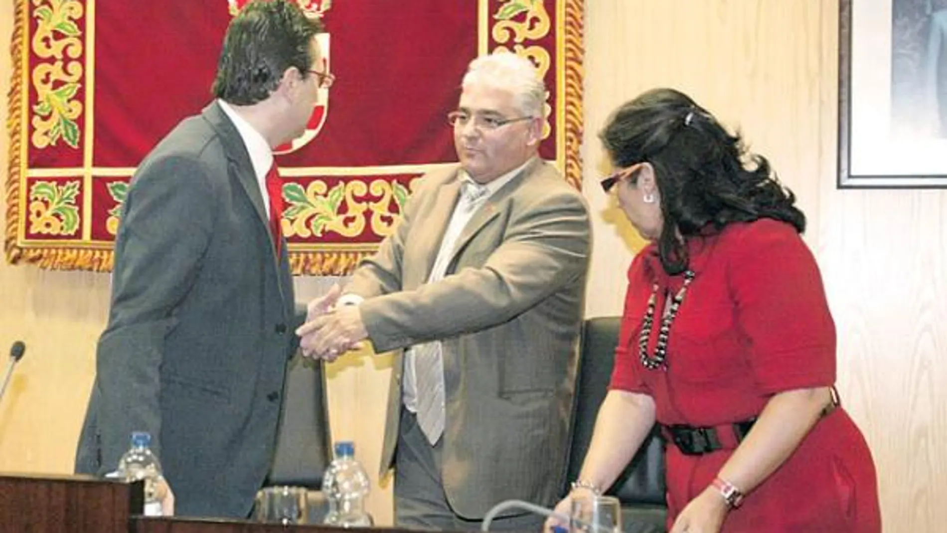 El alcalde de Pinto «regala» 114.000 euros a dos ex altos cargos del PSOE