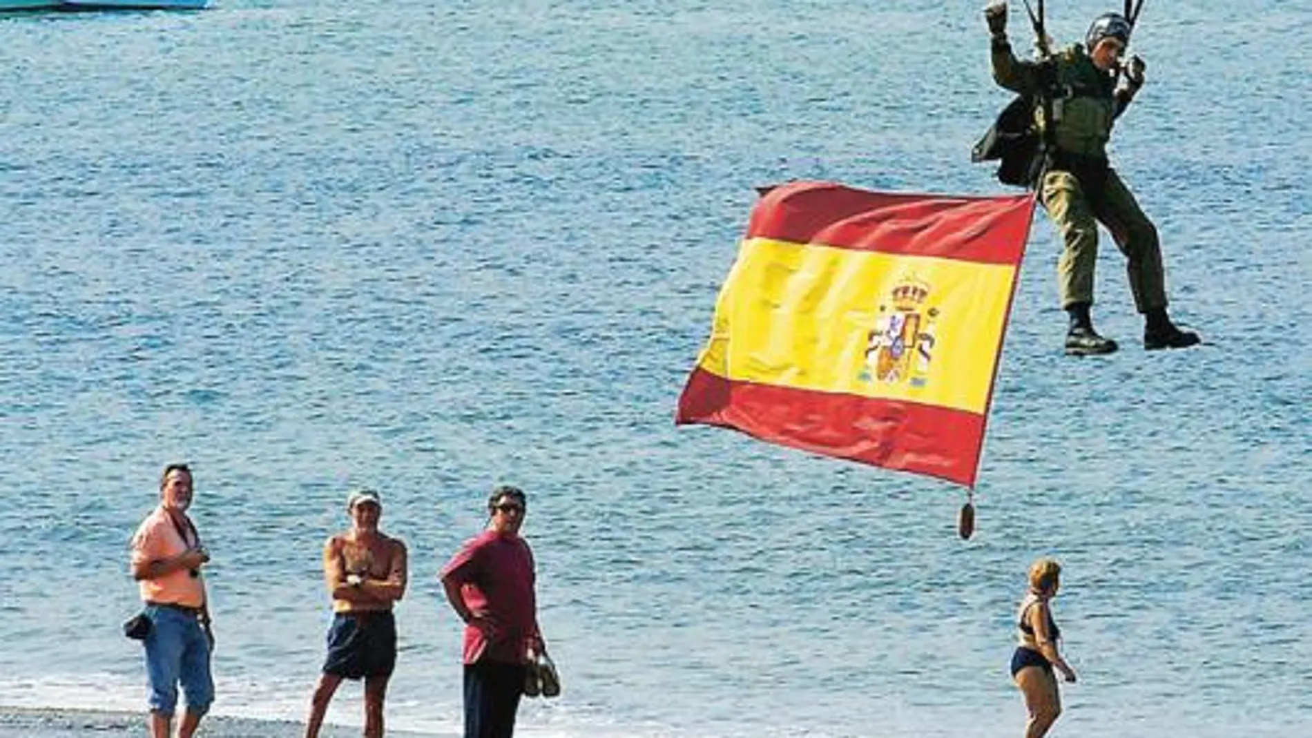 El salto paracaidista en Guecho desató las iras nacionalistas