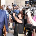 El ex interventor de la Junta Manuel Gómez Martínez a su llegada a los juzgados de Sevilla en 2013