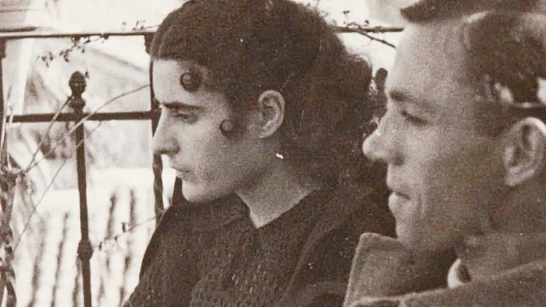 Josefina y Miguel, la pareja, poco después de su boda, en Jaén, en 1937