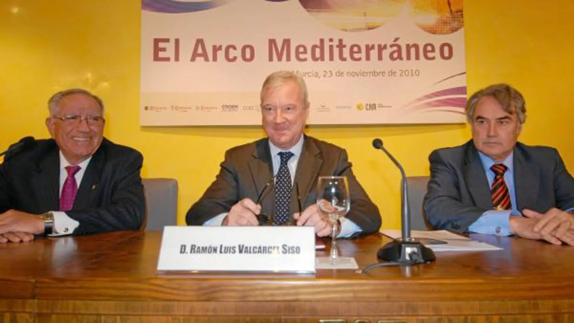 Pedro García-Balibrea, Ramón Luis Valcárcel y Ángel Martínez, ayer en la ponencia de clausura de la jornada