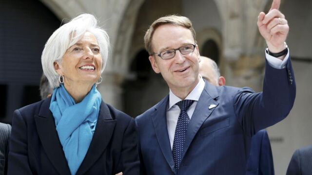 La directora gerente del FMI, Christine Lagarde (izda), y el presidente del Bundesbank, Jens Weidmann, en la reunión del G7 en Dresde (Alemania) hoy.