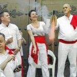 La sede de la Real Congregación de San Fermín de los Navarros dio ayer el célebre chupinazo en el barrio de Chamberí