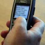 La UE aprueba rebajar las tarifas de los SMS desde el extranjero