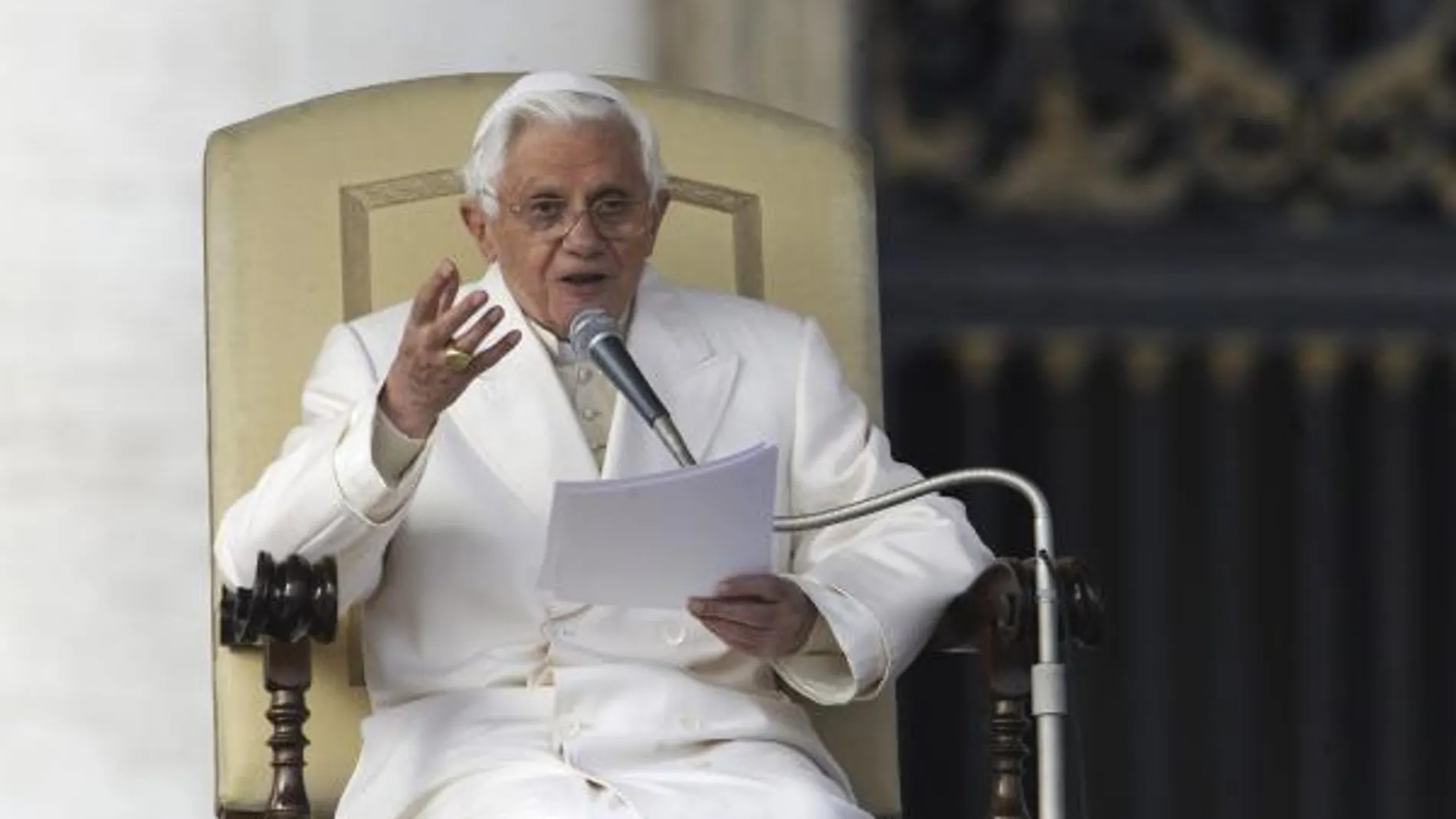 Benedicto XVI: «Voy a España como testigo de Cristo Resucitado»