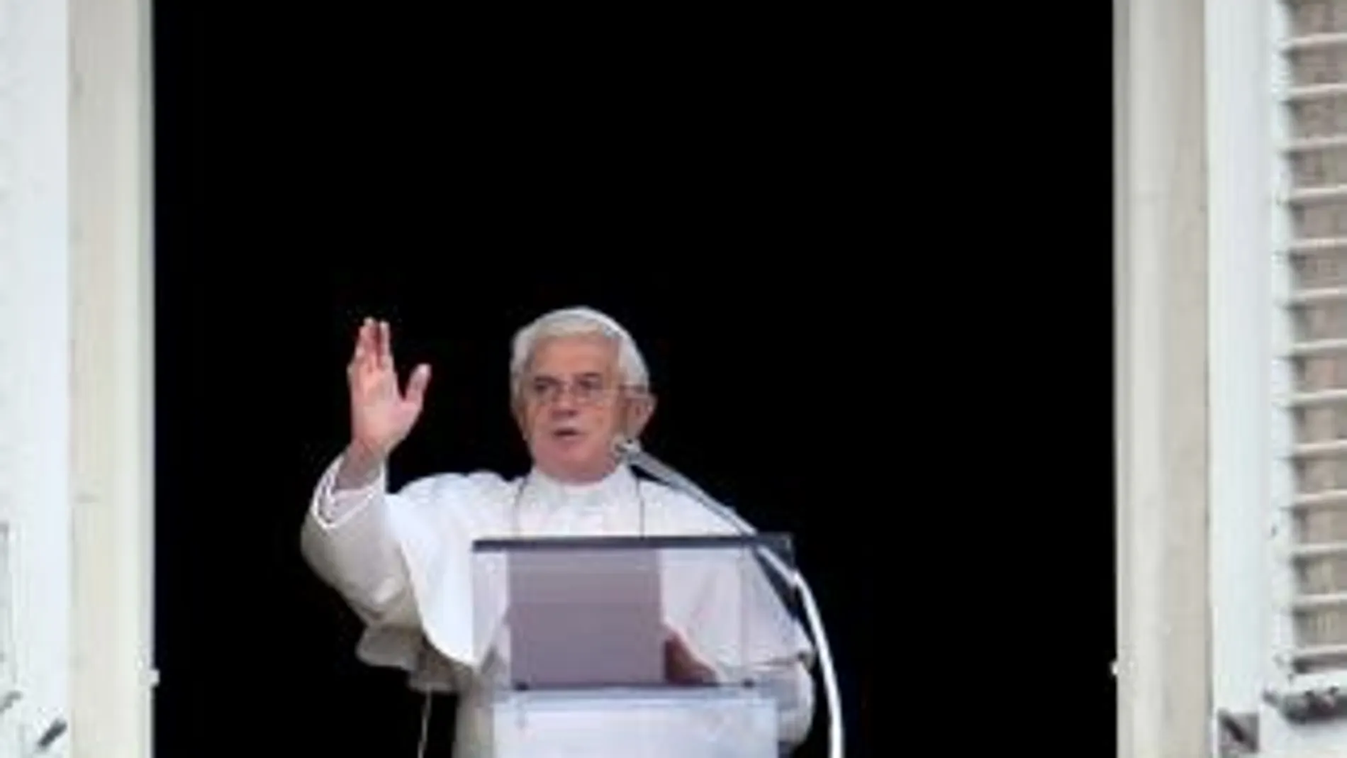 Benedicto XVI: «El hombre lleva en su propio genoma la huella profunda del amor de Dios»