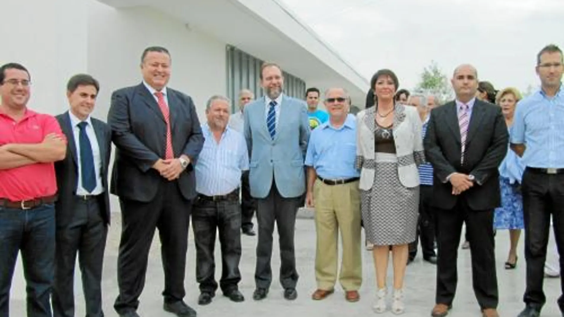Bernabé (tercero izquierda) y Sotoca (quinto izquierda), en La Unión