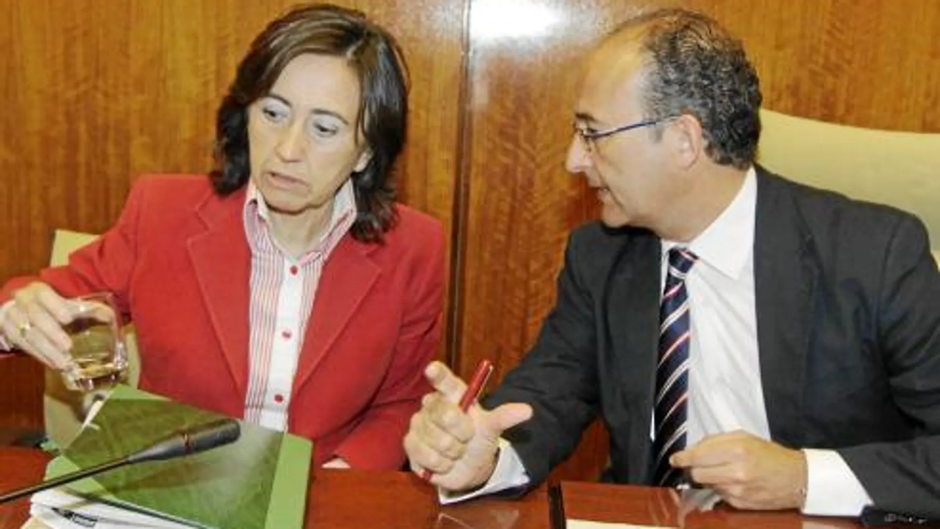 Rosa Aguilar, junto a Martín Soler en su estreno al frente de la comisión de Obras Públicas