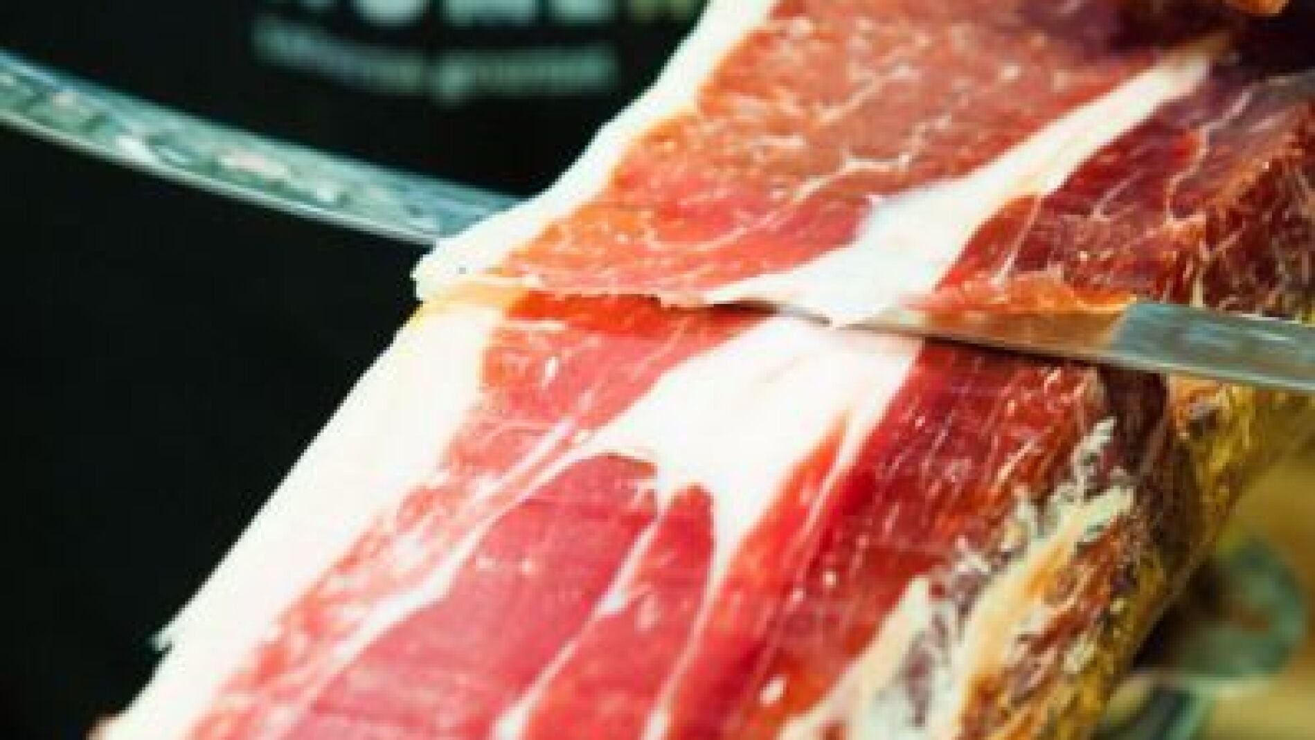 La Taberna Gourmet Homenaje puede presumir de su prestigiosos jamones