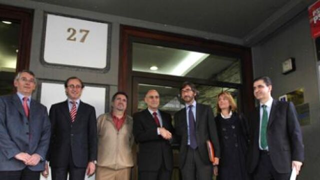 El 56% de los españoles cree que el PP debe apoyar al PSOE vasco