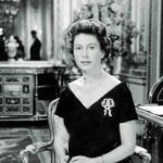 La reina Isabel II abre su álbum de fotos