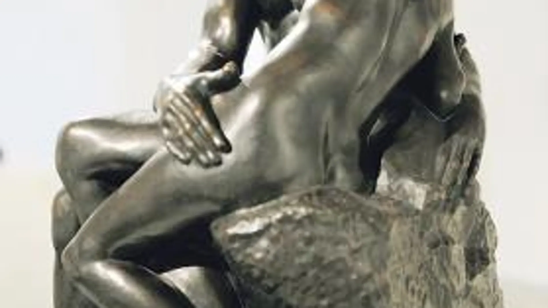 Los amantes de Rodin se «besan» en el Muram