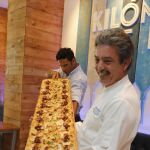 Jesús Marquina con el torero Oscar Higares en la presentación de la «Pizza Matador» en el restaurante «Kilómetros de Pizza»