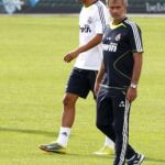 Mourinho se muestra tranquilo ante su debut en el Bernabéu, pese a que su rostro pueda decir otra cosa