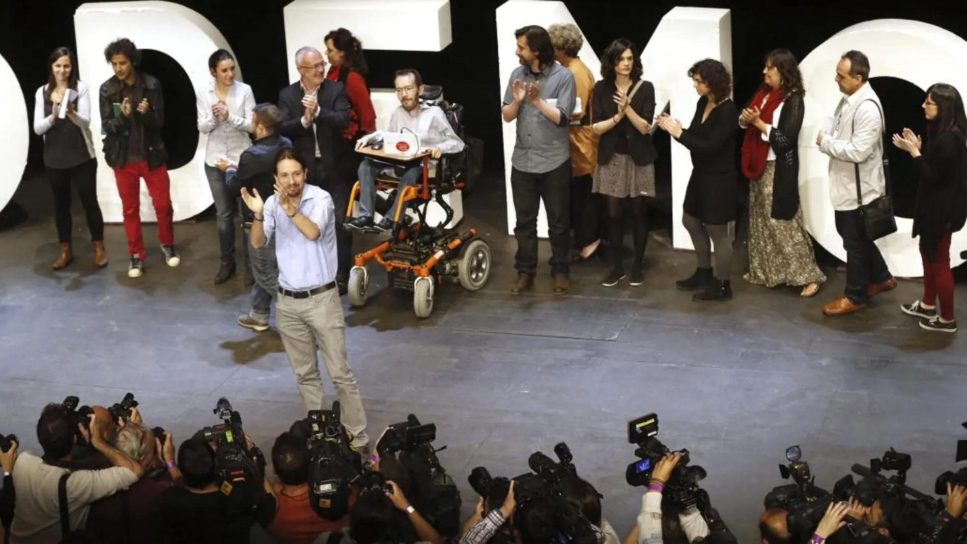 Pablo Iglesias, junto a sus candidatos autonómicos en Madrid, Valencia, Aragón y Asturias en la presentación del programa