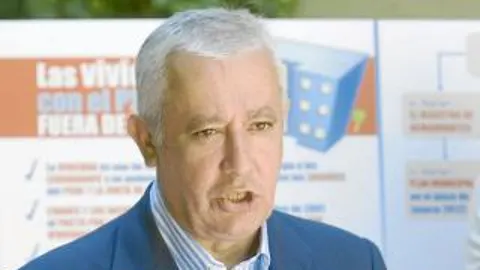 Arenas propone que los partidos cedan poder en las cajas de ahorro