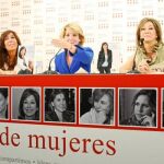 La presidenta de la Comunidad de Madrid y la presentadora Ana Rosa Quintana, arroparon ayer a Sánchez-Camacho en la presentación de su libro