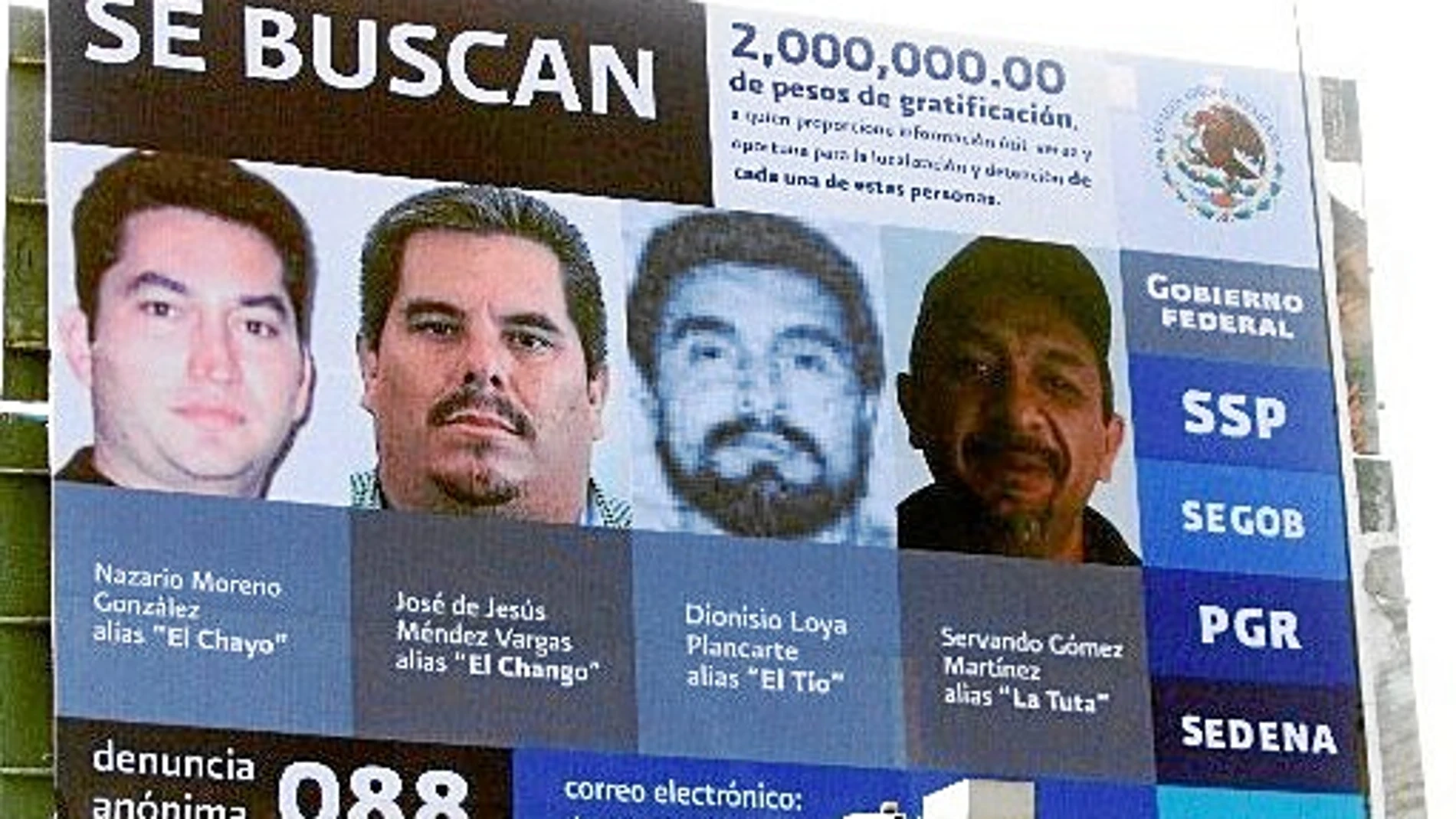 A la izquierda, Nazario Moreno, «El Chayo», uno de los capos más buscados por las fuerzas de seguridad mexicanas